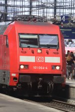 DB IC 80-91-308-5 Train - DB Adtranz loco 101-064-4